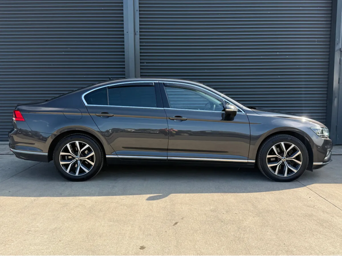 Volkswagen Passat ELEGANCE 2.0 TDI D7F 150 4DR AUT - Image 4