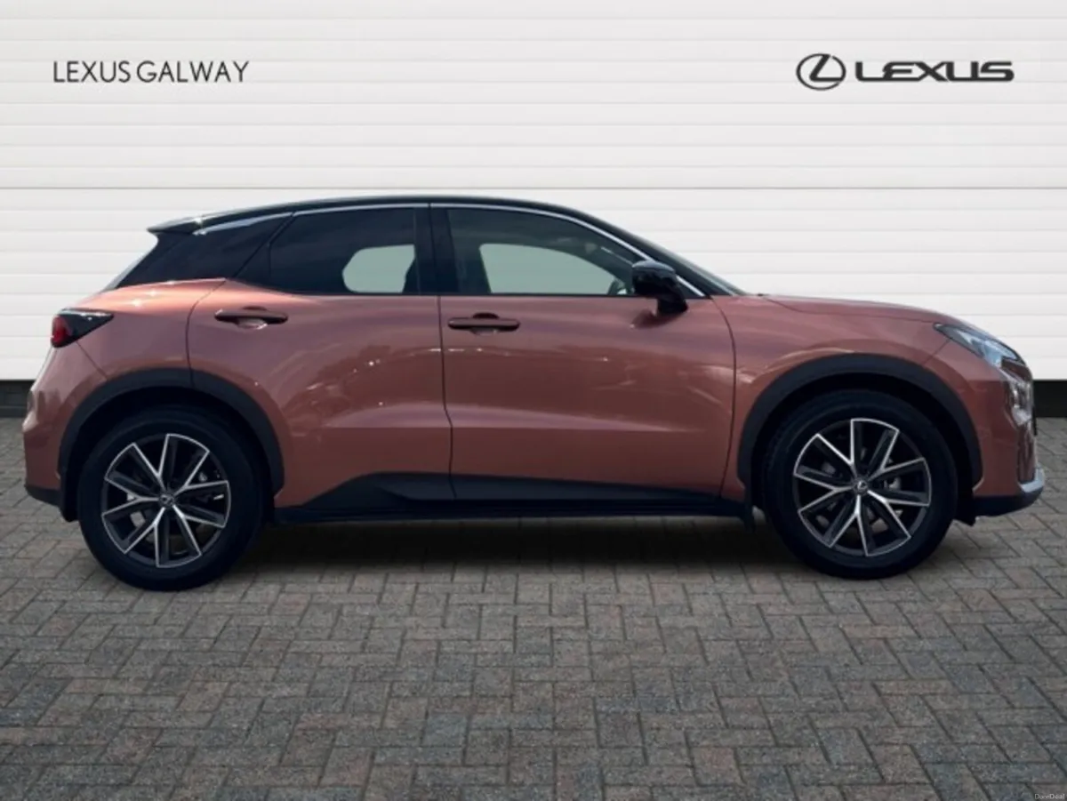 Lexus LBX 1.5H EMOTION Hybrid SUV // Heated Mirror - Image 3