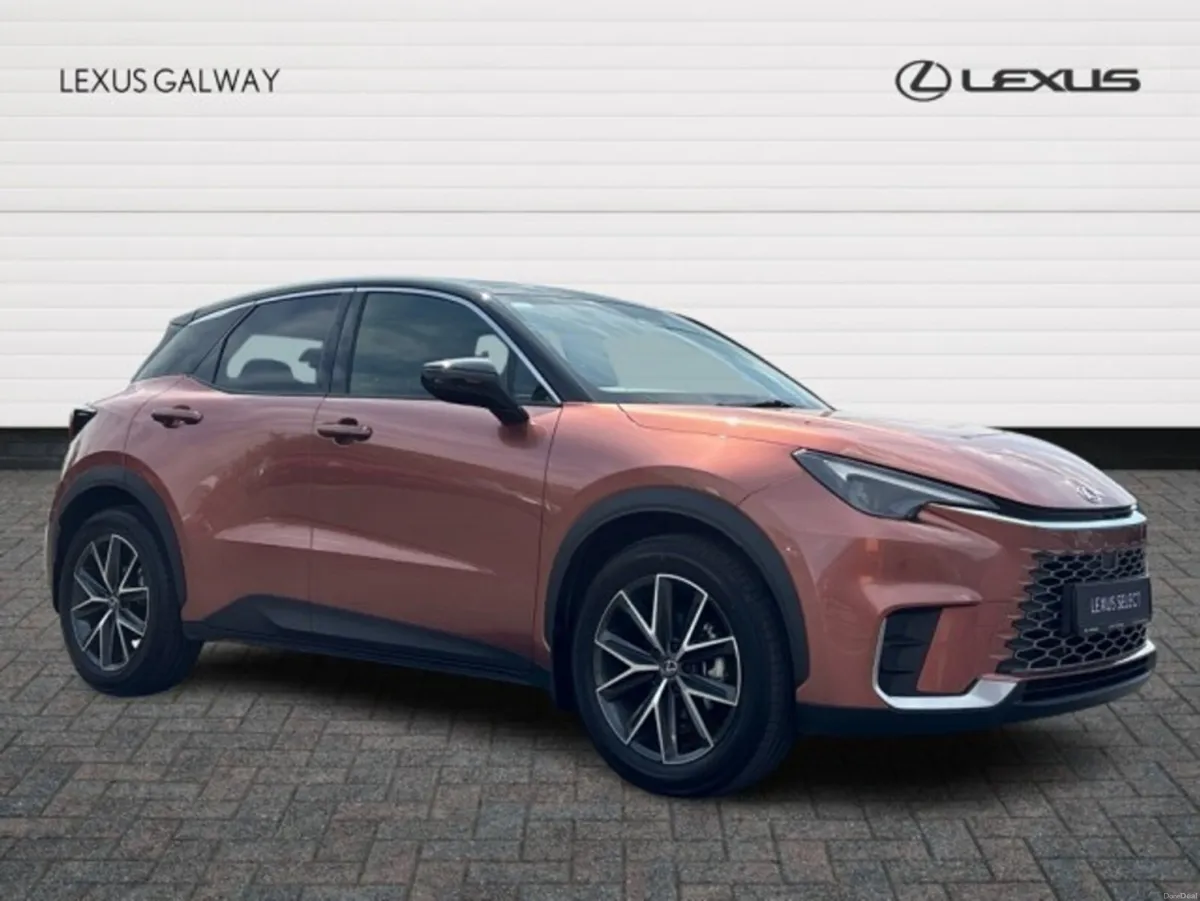 Lexus LBX 1.5H EMOTION Hybrid SUV // Heated Mirror - Image 1
