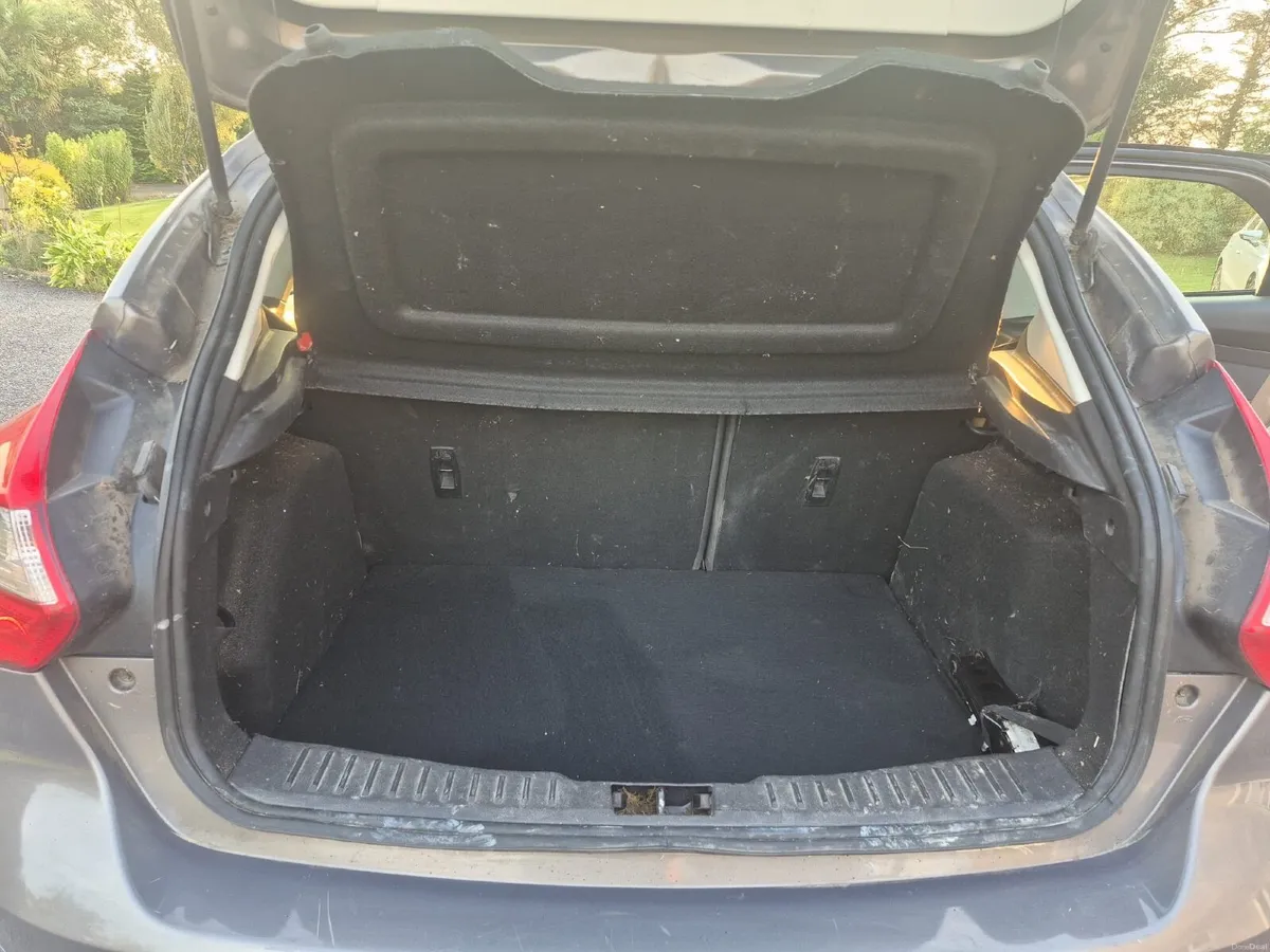 Ford Focus 142 - Image 2