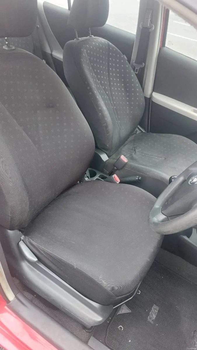 Toyota Yaris 2008 - Image 2