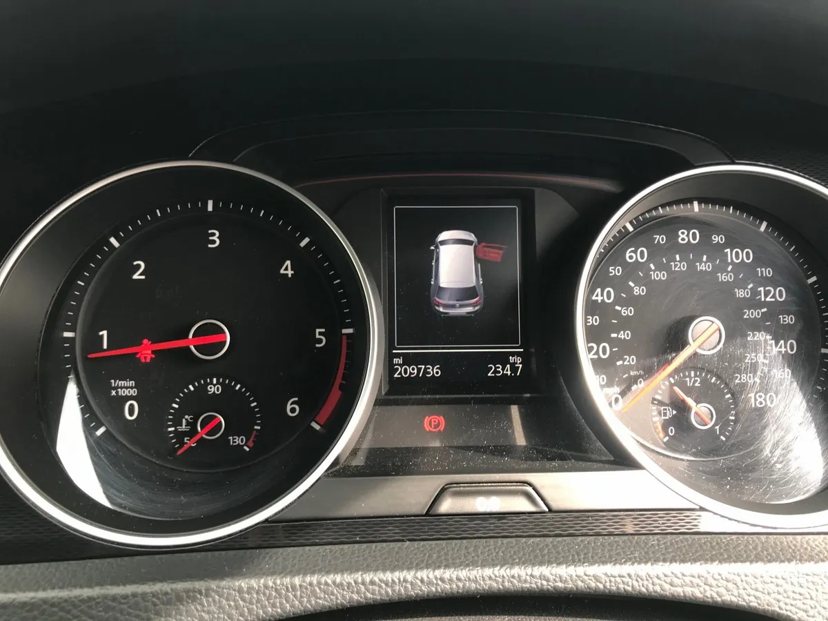 Volkswagen Golf 2014 - Image 2