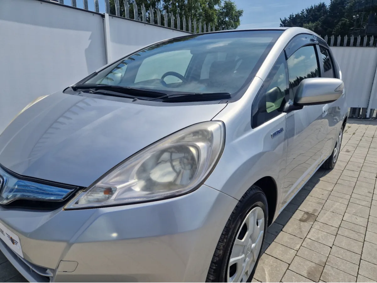 Honda Fit 1.3 PETROL HYBRID AUTO - Image 5