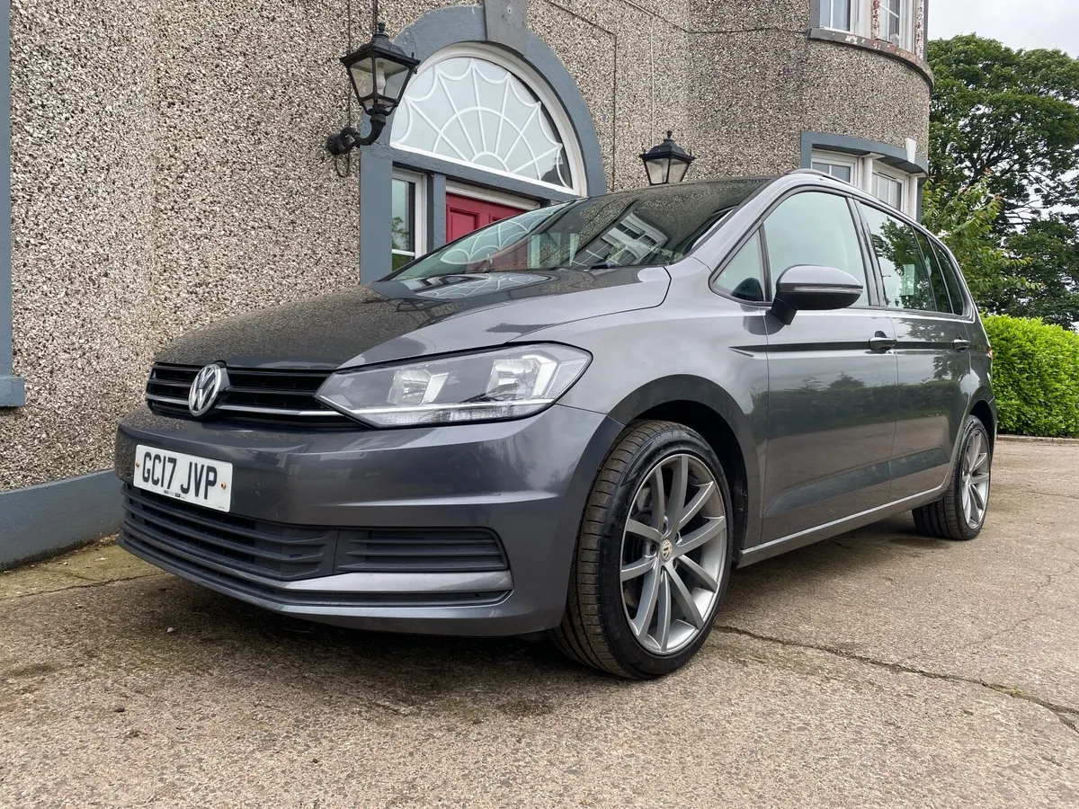 Volkswagen Touran 2017 - Image 1