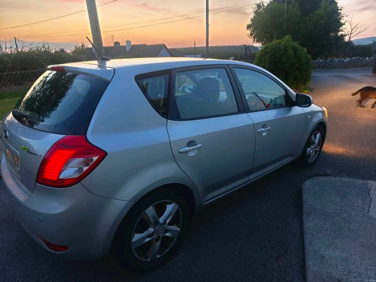 Kia Ceed - Image 4