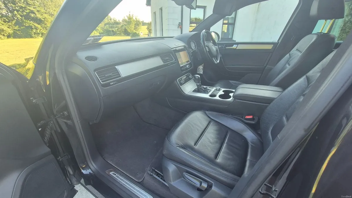 2014 Volkswagen Touareg 3.0 TDI V6 R-Line - Image 3