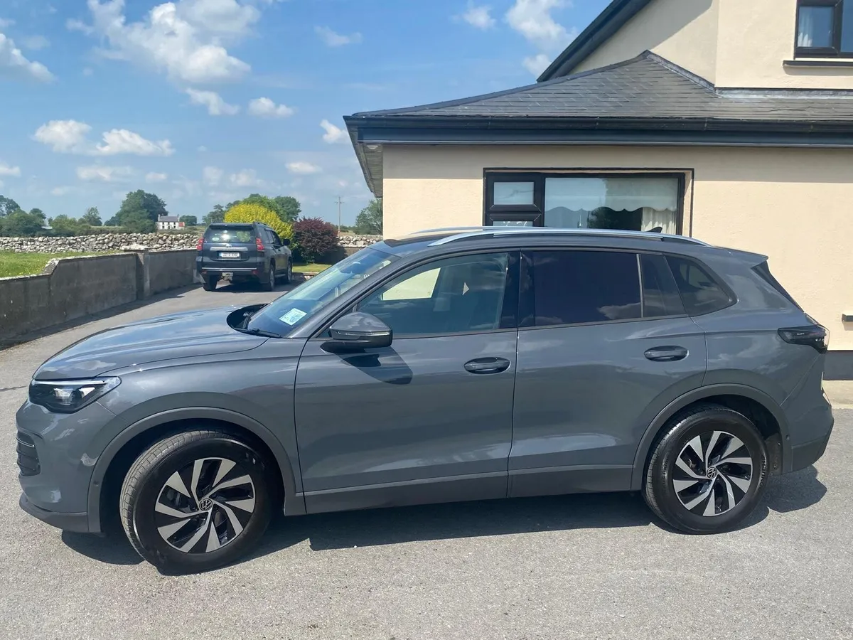 Volkswagen Tiguan *1 year warranty with VW Ireland - Image 5