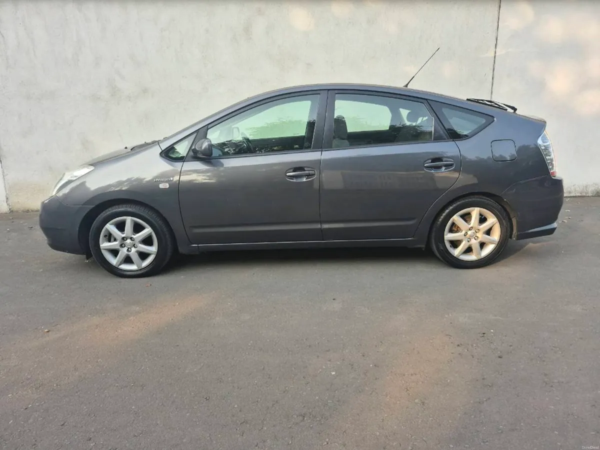 TOYOTA PRIUS 1.5L HYBRID AUTOMATIC**15 MONTHS NCT* - Image 3