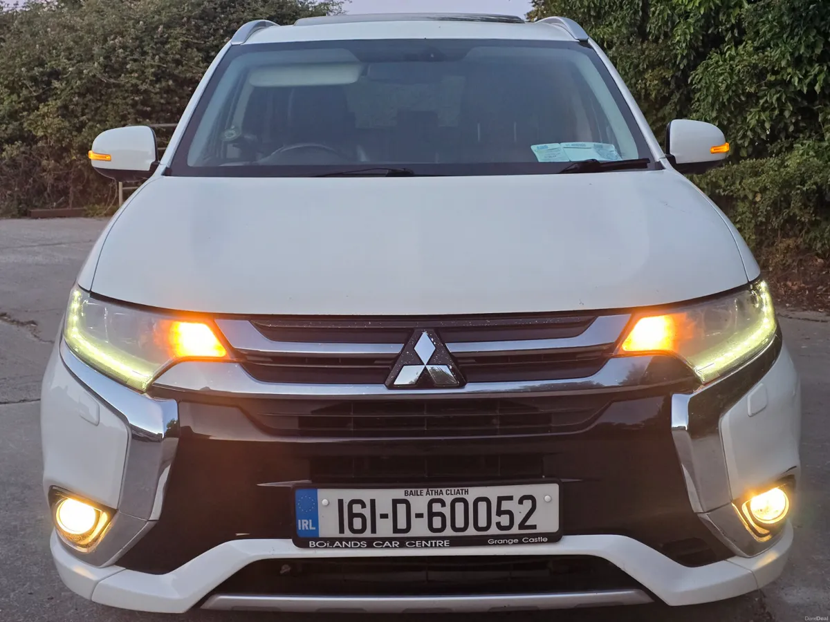 Mitsubishi Outlander 2016 automatic.  Hybrid €8900 - Image 3