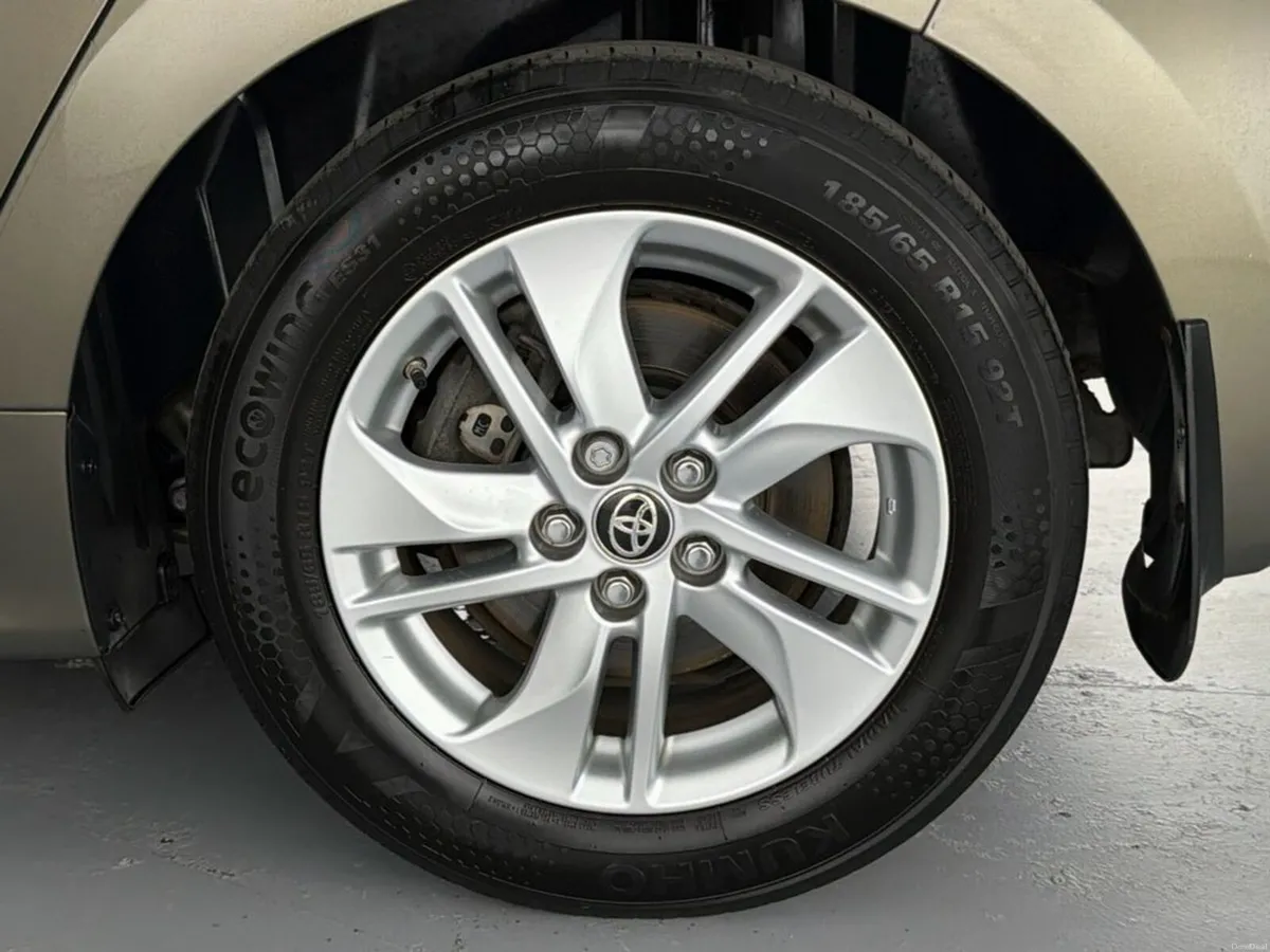 Toyota Yaris 1.5 Hybrid Luna 4DR Auto - Image 3