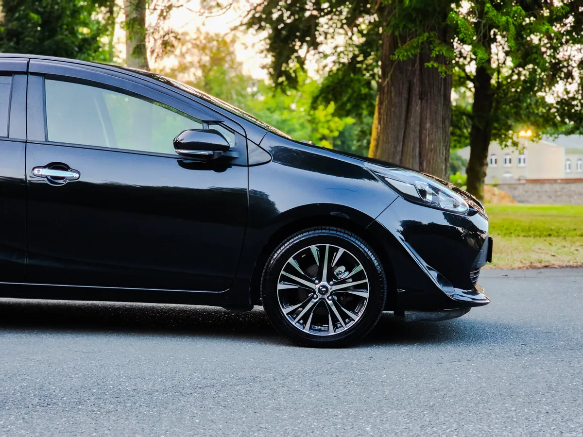 2020 Toyota Aqua 1.5 Petrol Hybrid Automatic - Image 6