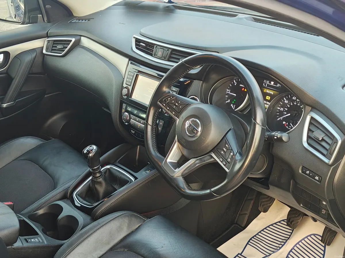 2018 - Nissan Qashqai Tekna - Top Spec - Image 2