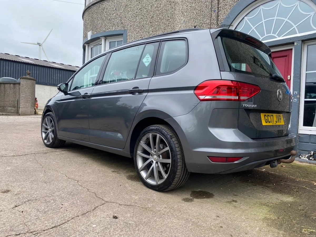 Volkswagen Touran 2017 - Image 4