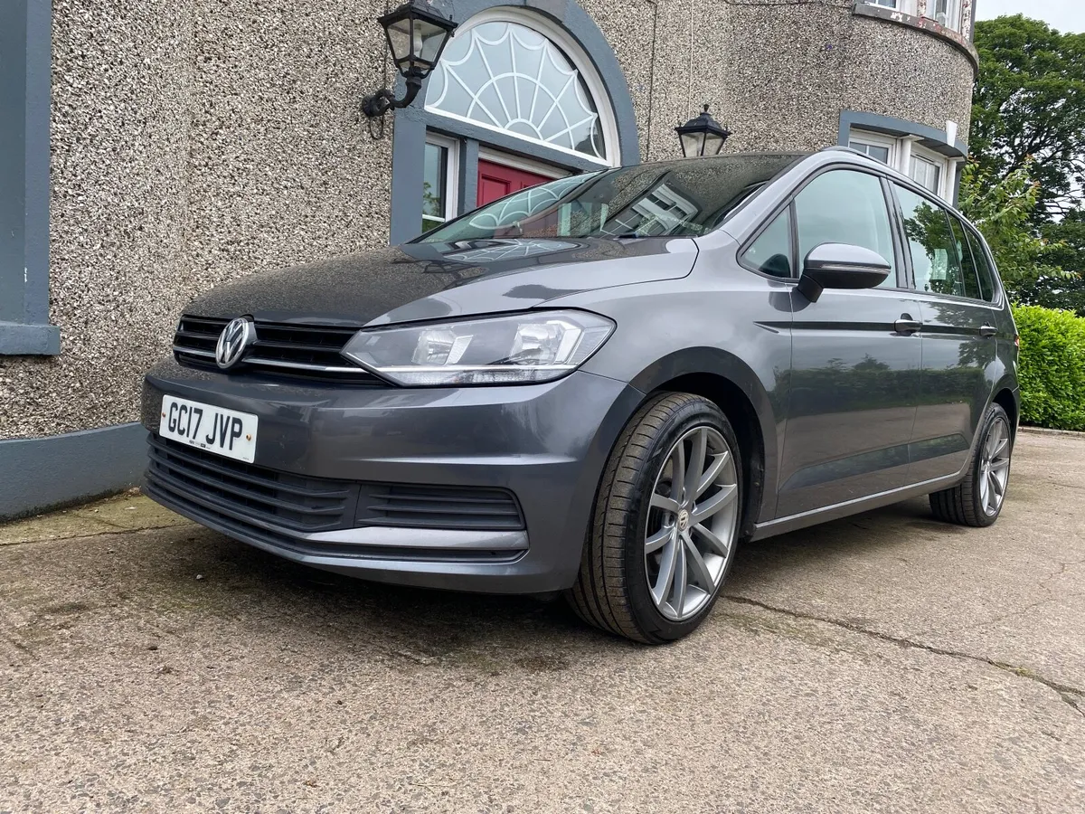 Volkswagen Touran 2017 - Image 2