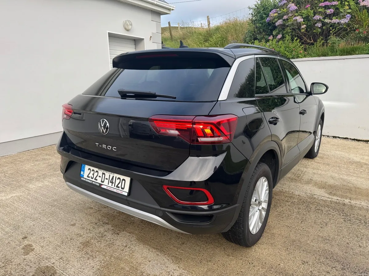 Volkswagen T-Roc LIFE 2.0 TDI 116BHP - Image 3