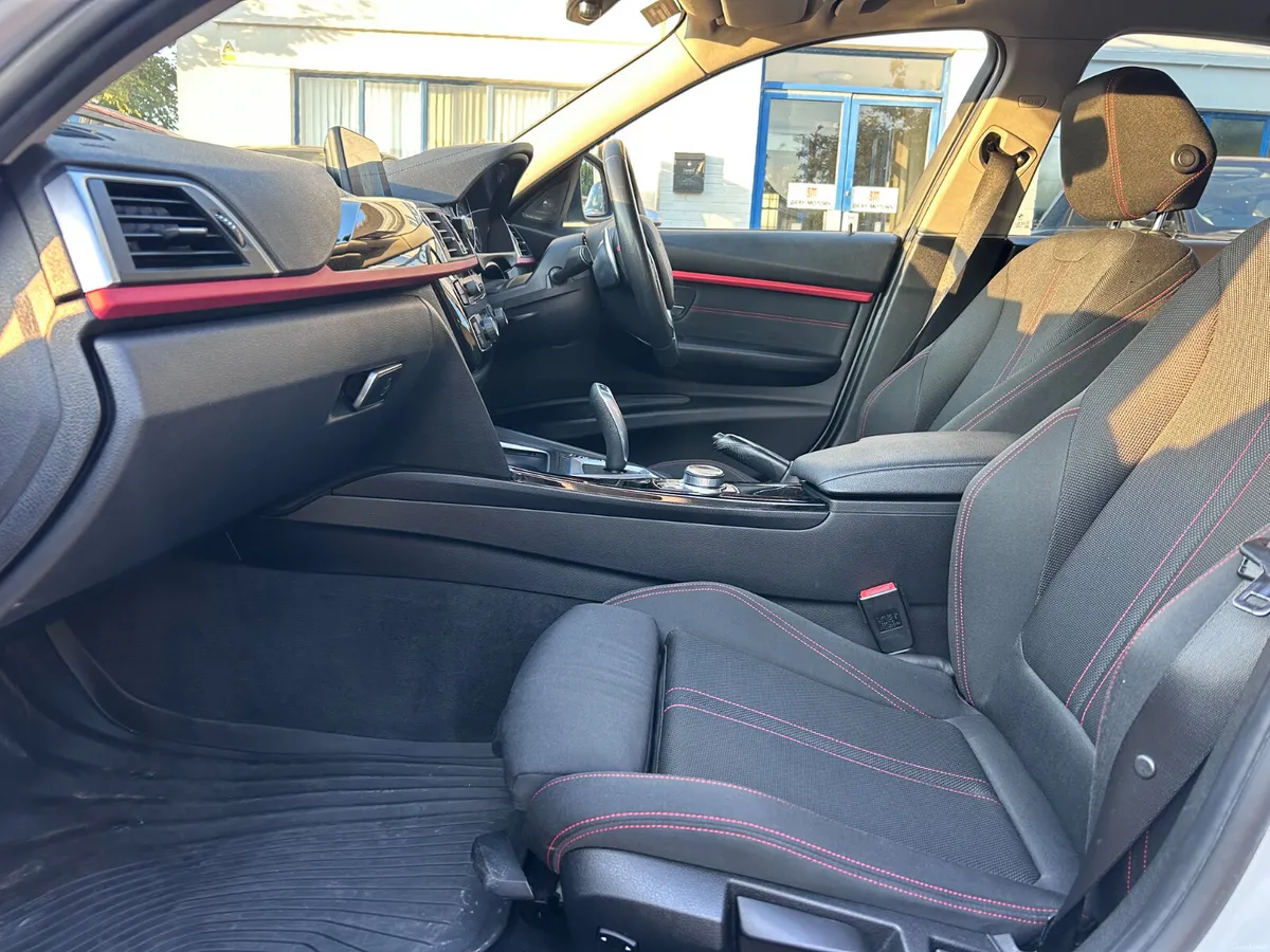 2018 BMW 330e HYBRID SPORT SHADOW EDITION AUTO - Image 4
