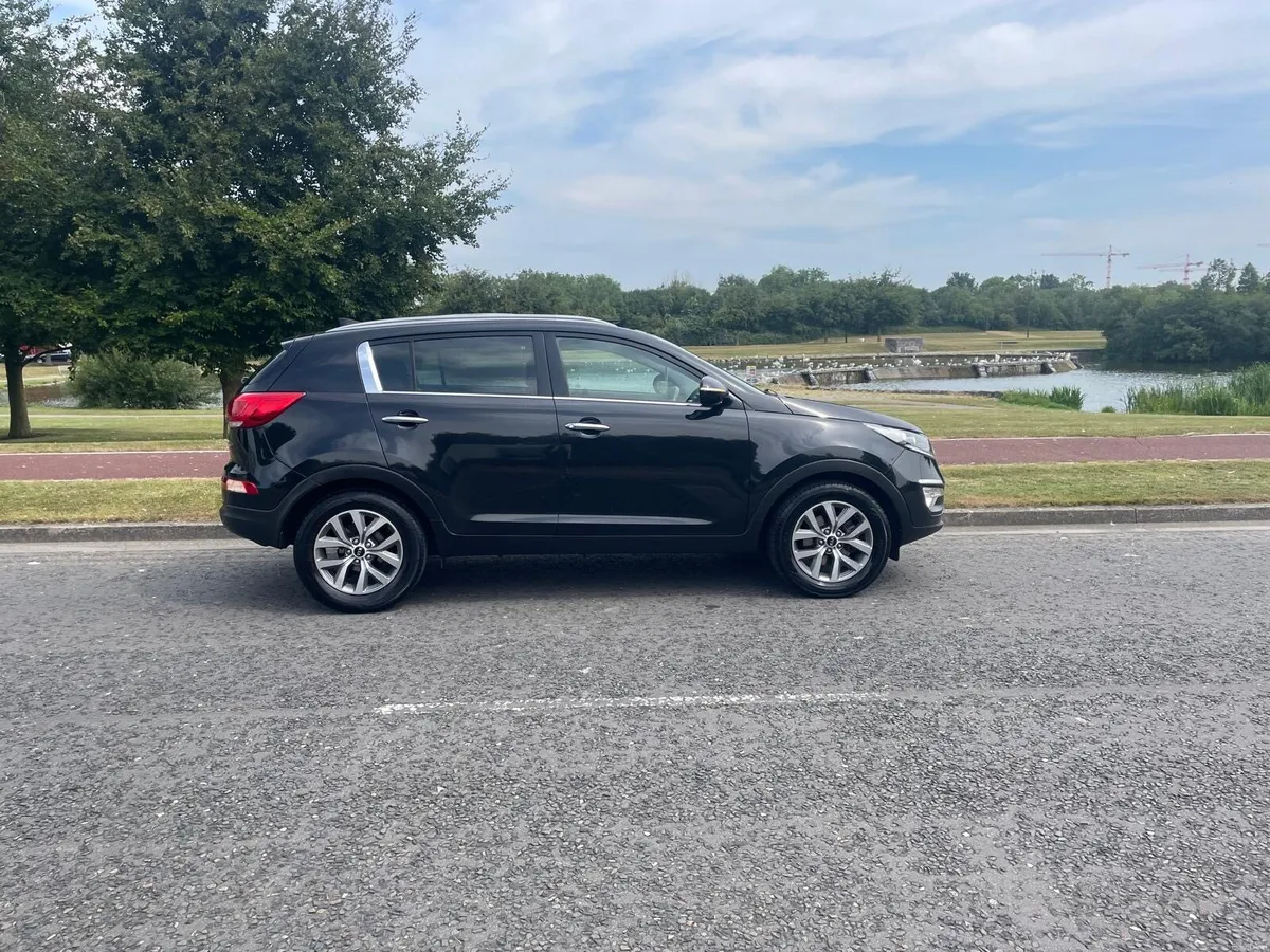 KIA SPORTAGE 1.7 CDI PLATINUM FRESH NCT 9/27 - Image 2