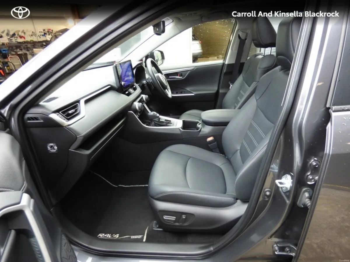 Toyota RAV4 Hybrid Platinum FWD - Image 5