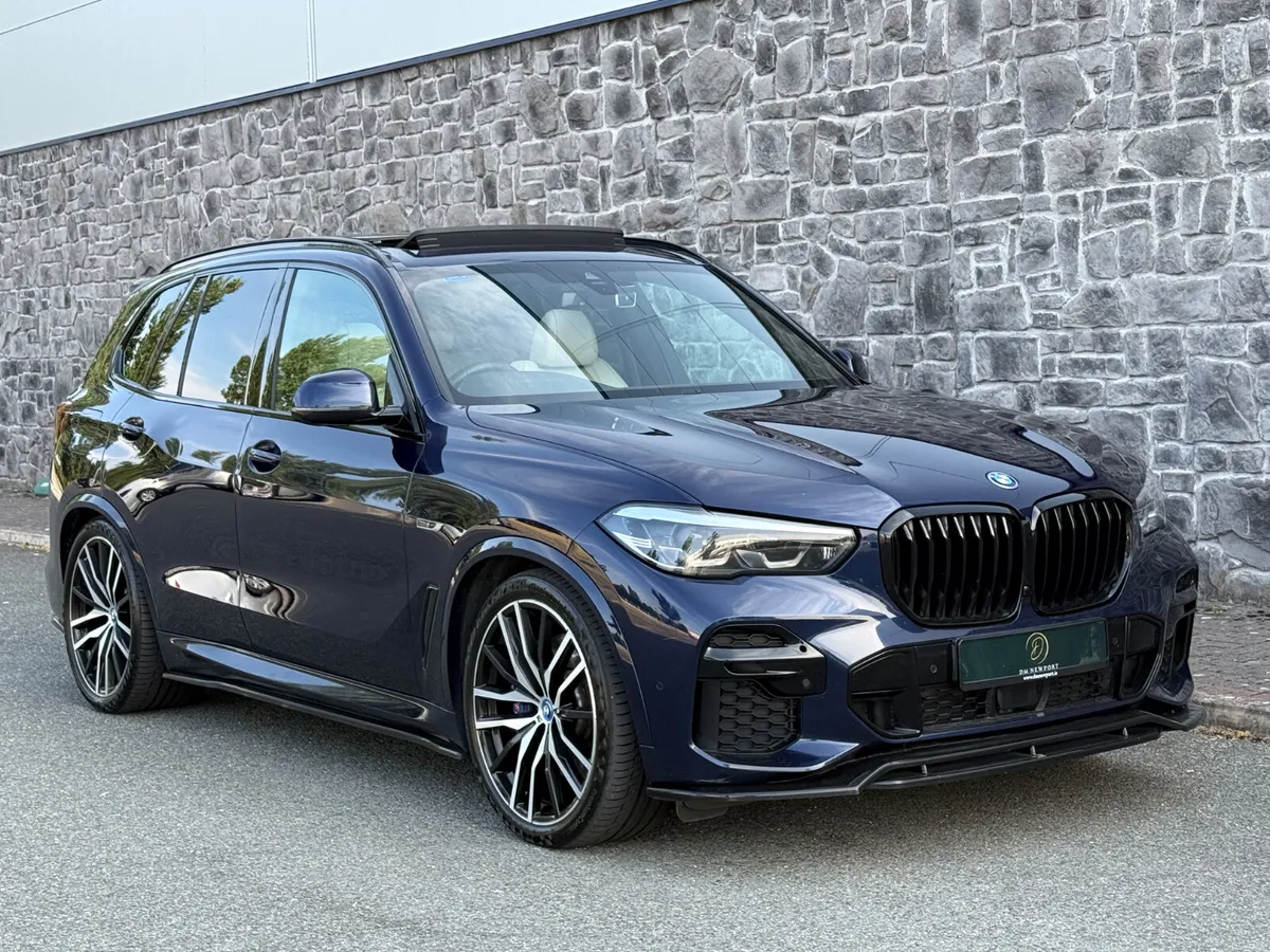 2022 BMW X5 M Sport Pro X-Drive 45E Pan Roof - Image 5