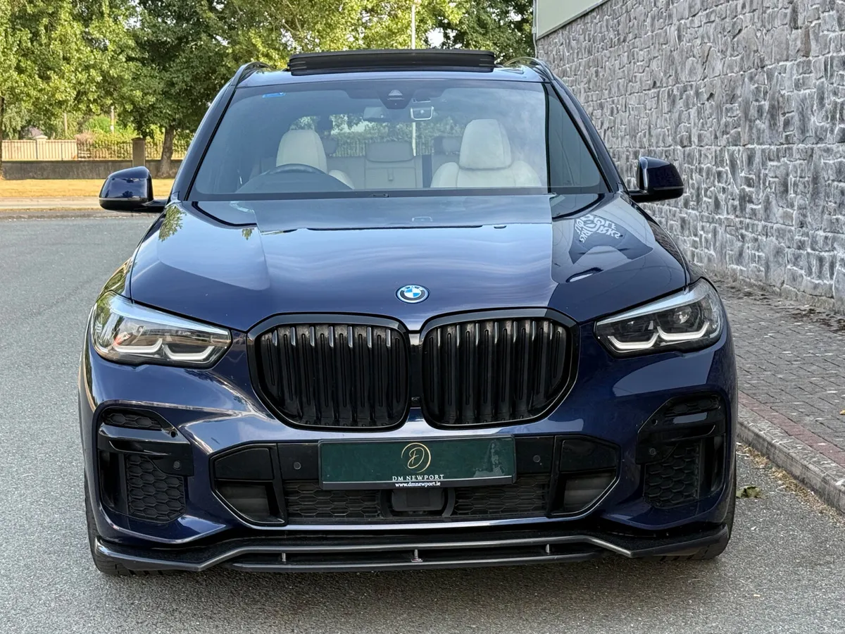 2022 BMW X5 M Sport Pro X-Drive 45E Pan Roof - Image 6