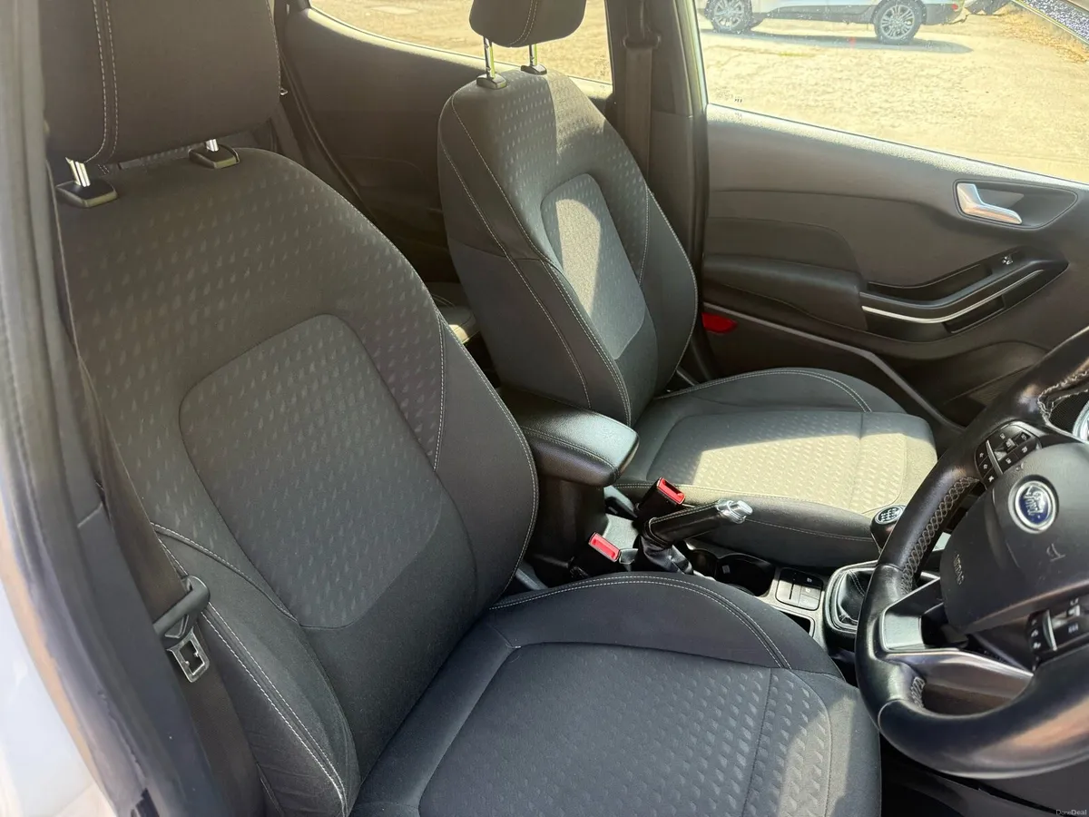 2019 ford fiesta titanium 1.5diesel - Image 6