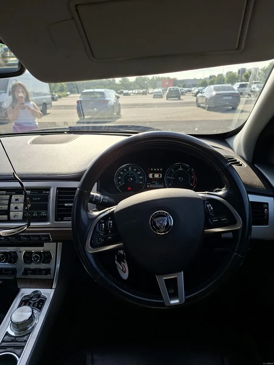 Jaguar XF - Image 6