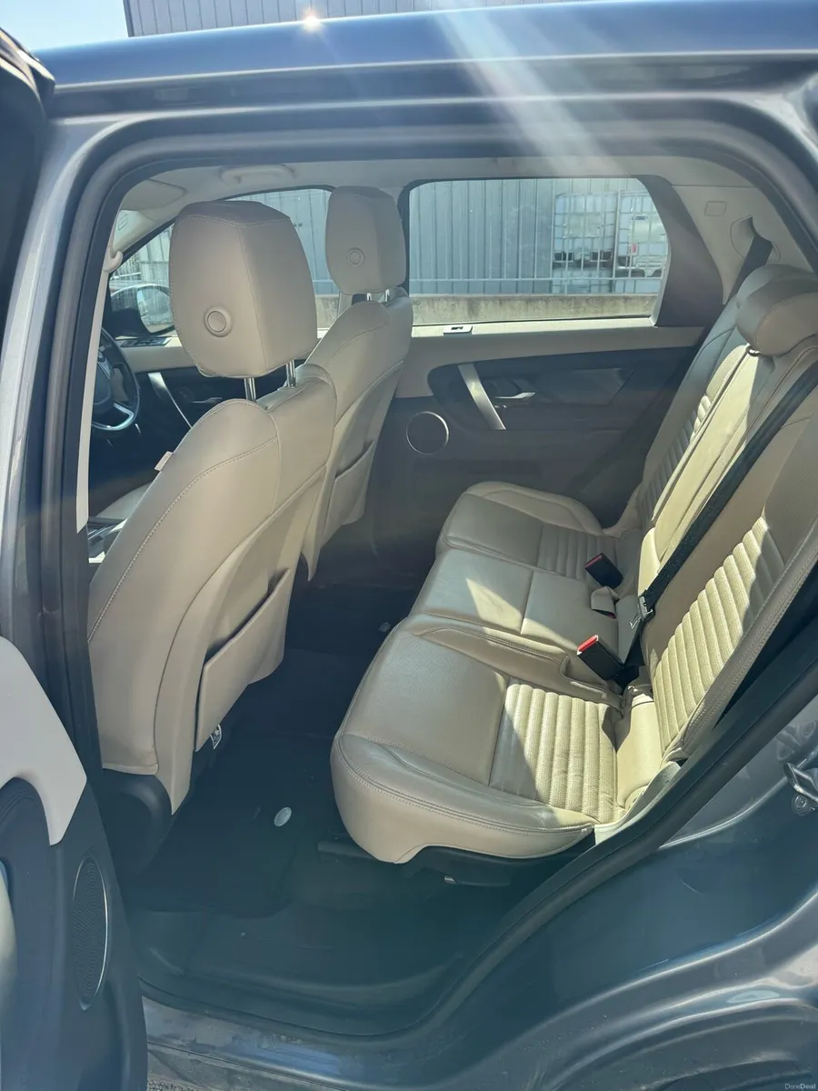 Land Rover Discovery Sport Auto - Image 6