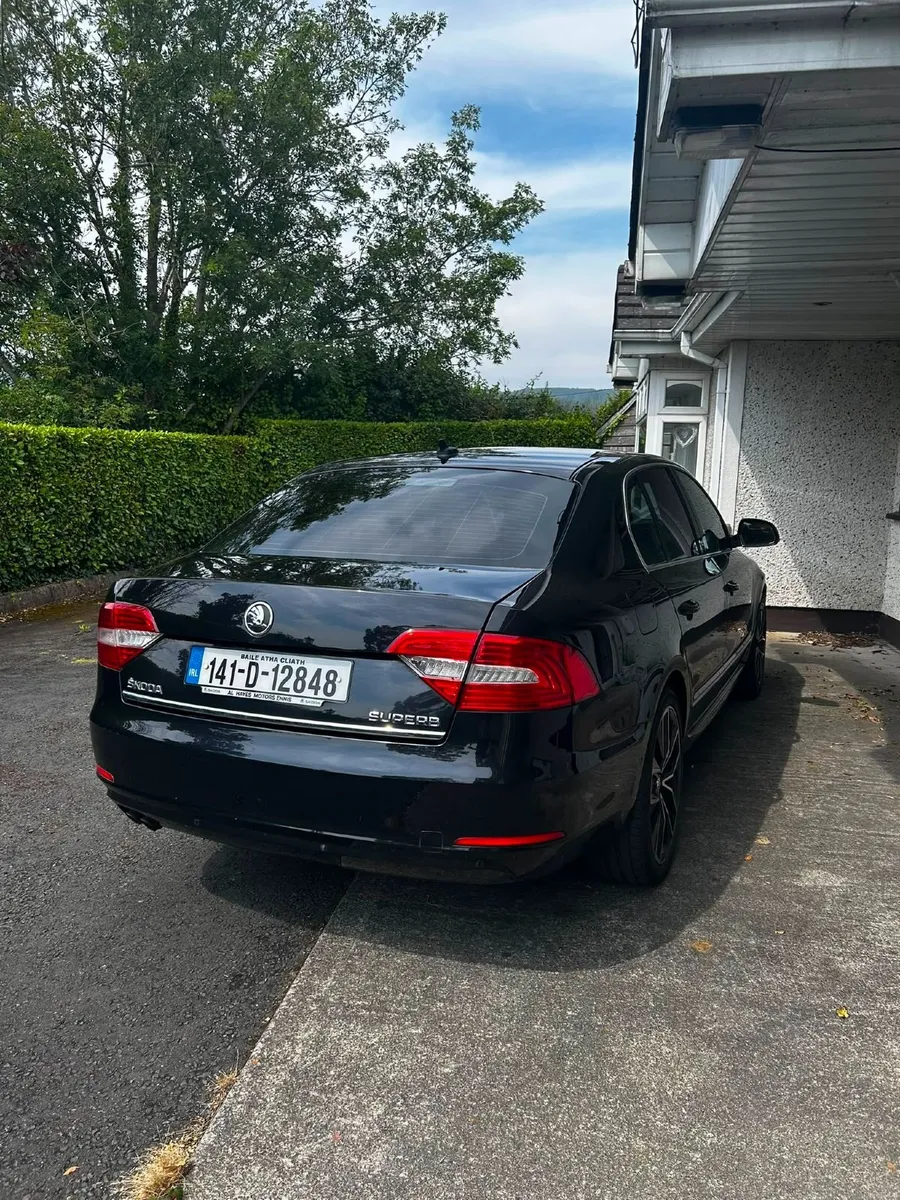 Skoda Superb 2014 - Image 2