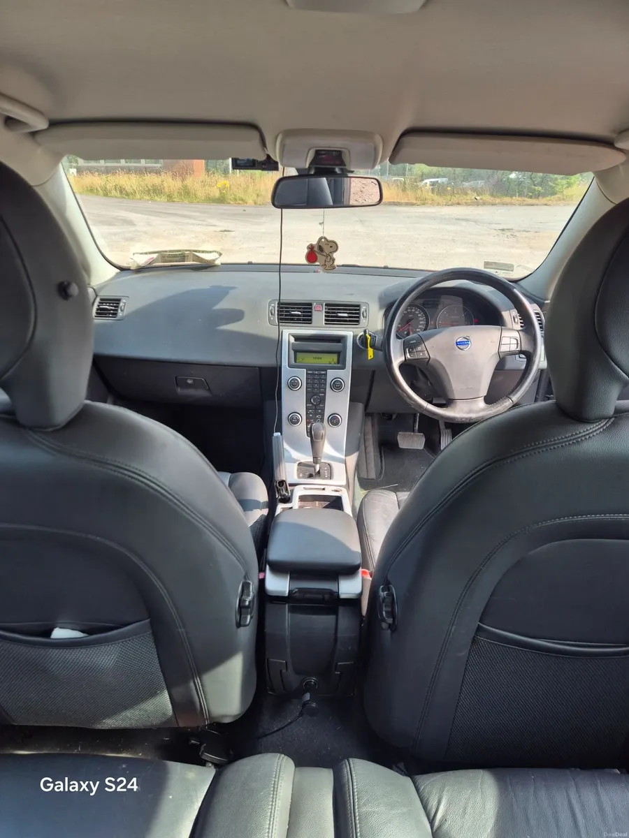 Volvo C30 2010 - Image 2