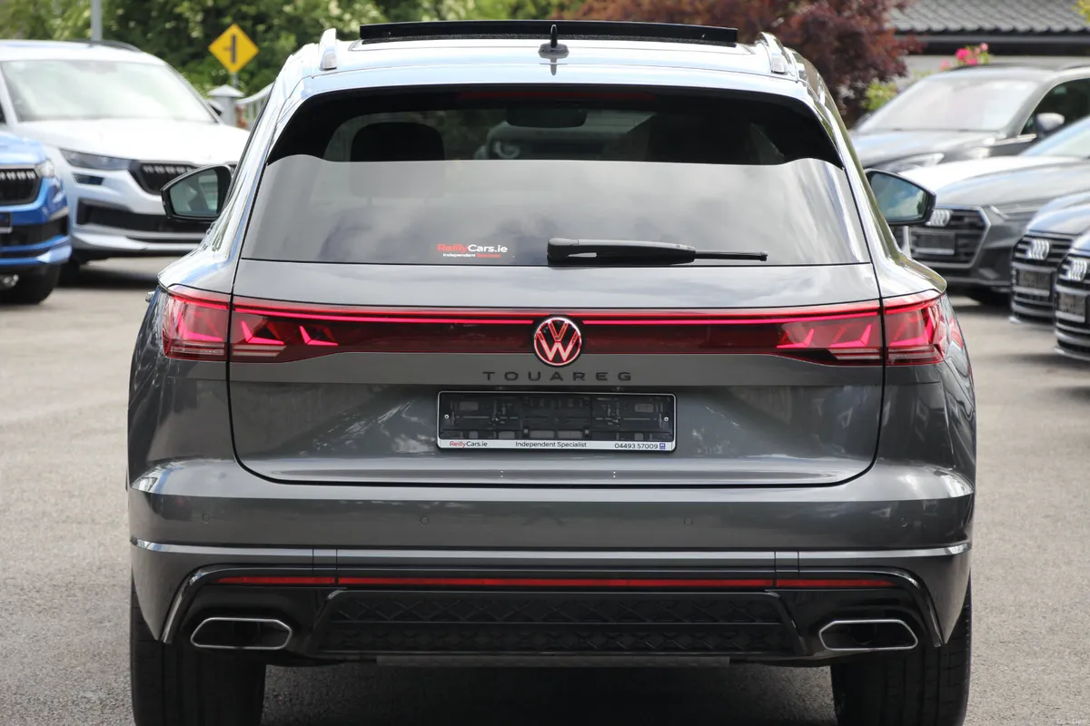 Touareg R line Black Edition * 286Bhp Tdi 2 seater - Image 4