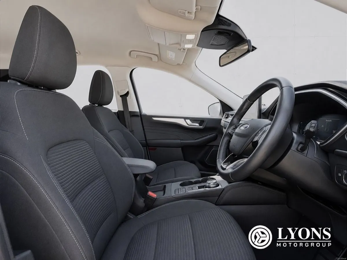 Ford Kuga 2.5 Duratec 190PS FHEV Titanium Auto - Image 2