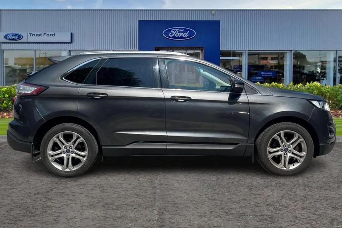 Ford Edge Titanium - Image 3