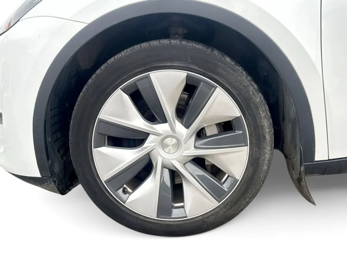 Tesla Model Y Long Range All Wheel Drive - Image 4