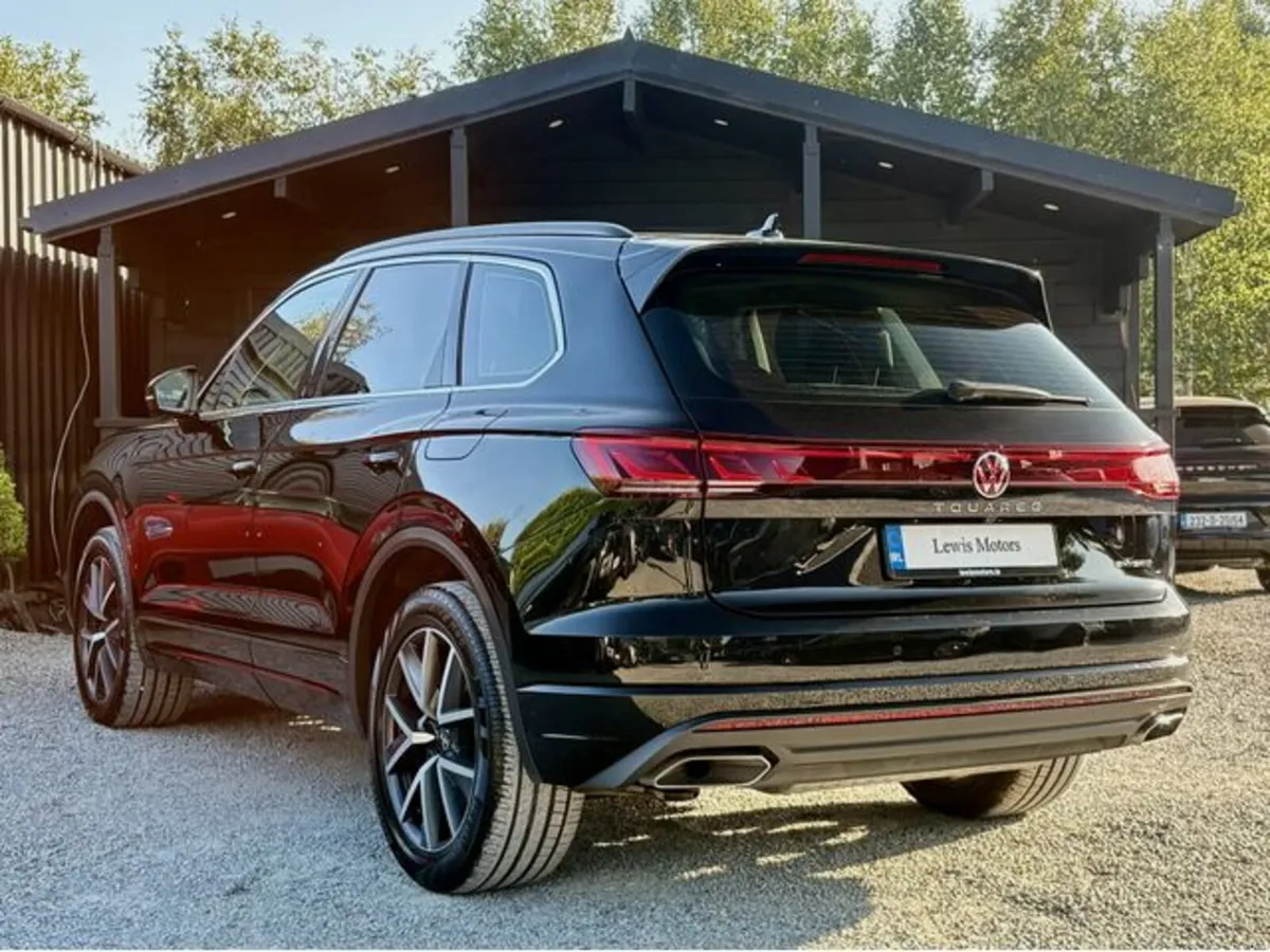Volkswagen Touareg 3.0TSI HYBRID ELEGANCE 381BHP, - Image 4