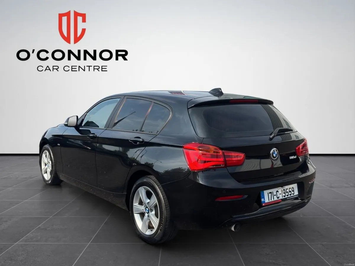 BMW 1-Series Black paint, BMW badge. the rest spea - Image 4