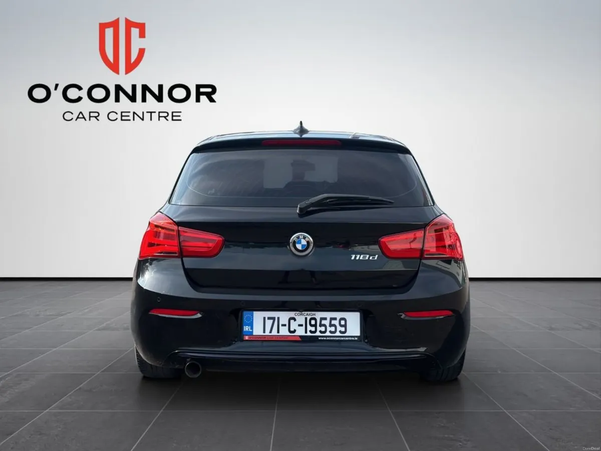 BMW 1-Series Black paint, BMW badge. the rest spea - Image 5
