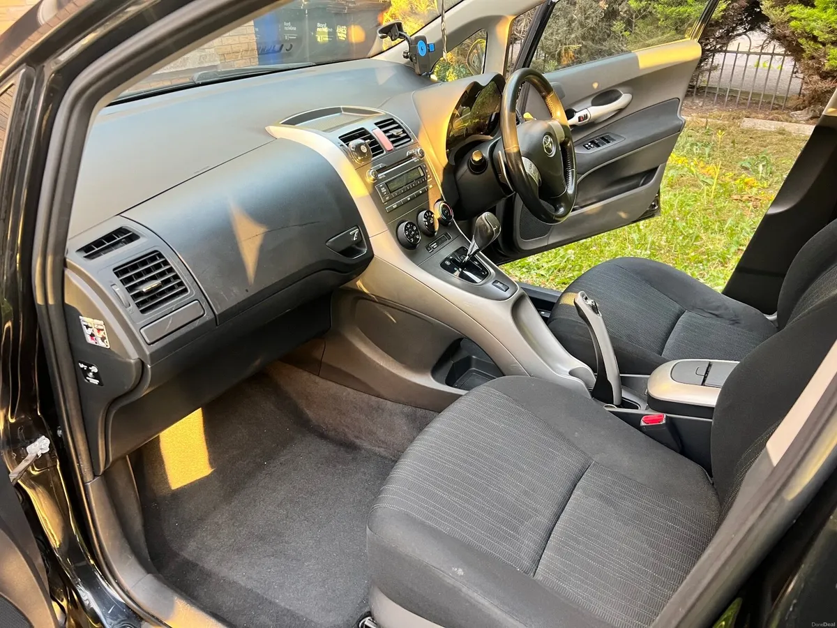 Toyota Auris 2008 - Image 3