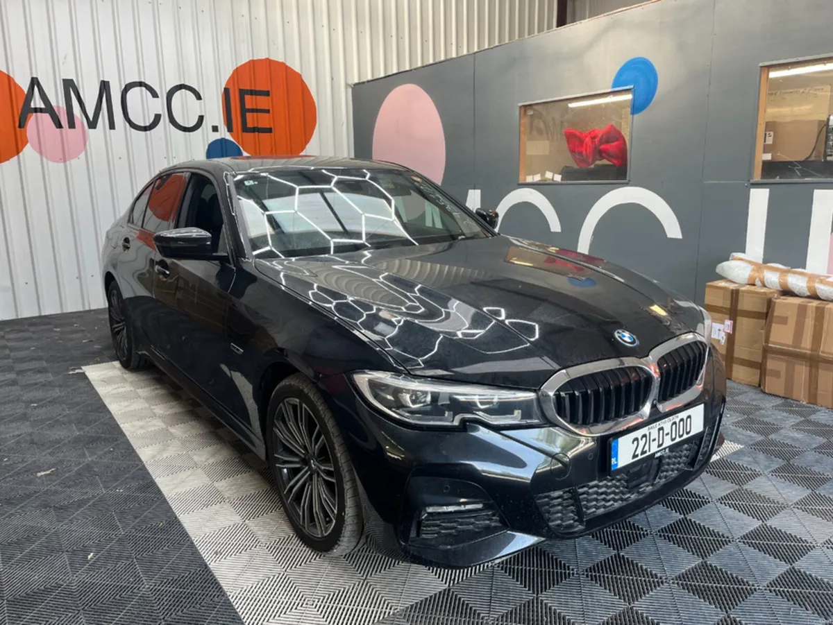 BMW 3-Series 2022 BMW 330E M-SPORT 2.0 AUTOMATIC / - Image 1