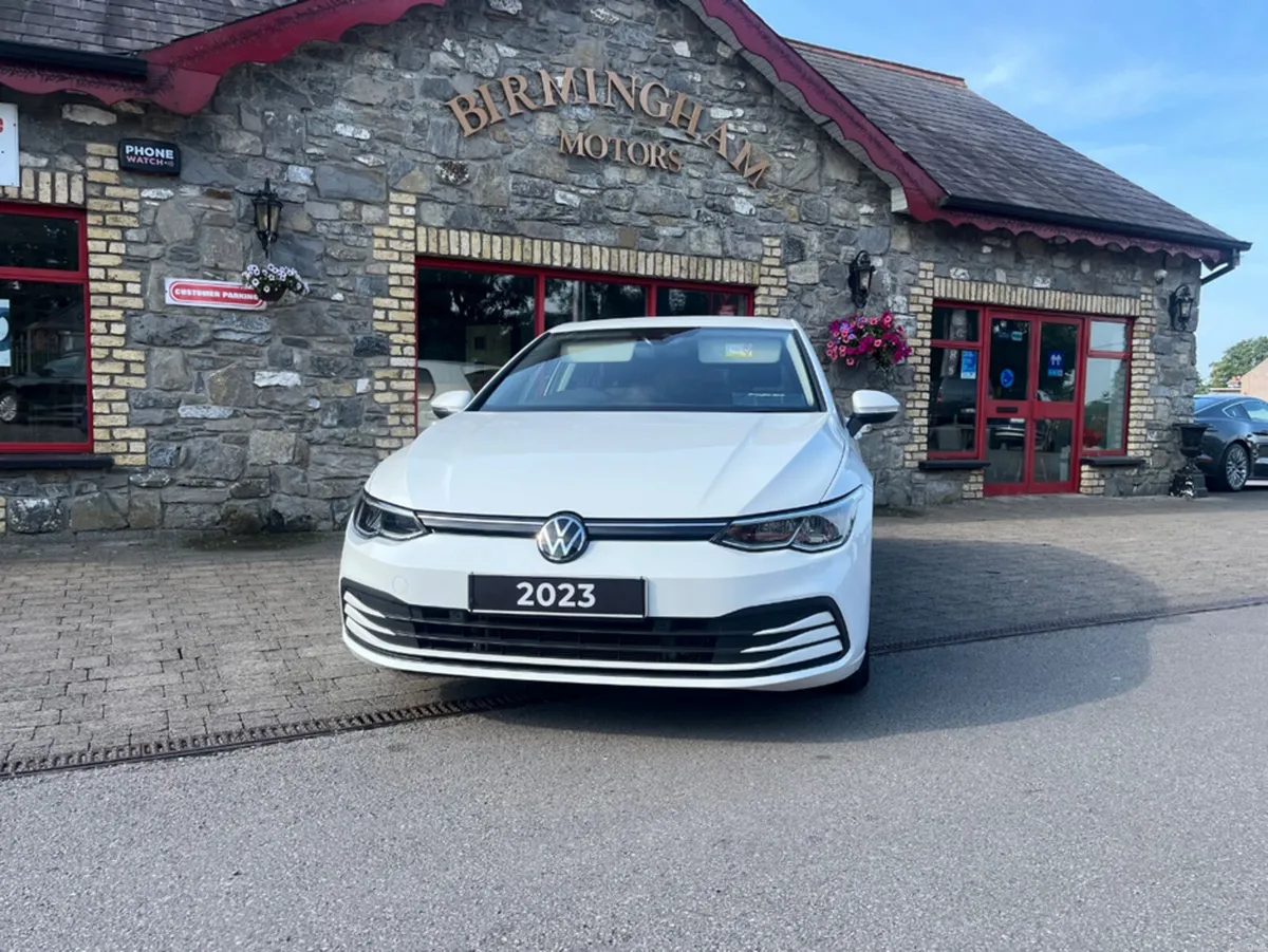 Volkswagen Golf LIFE TSI - Image 6