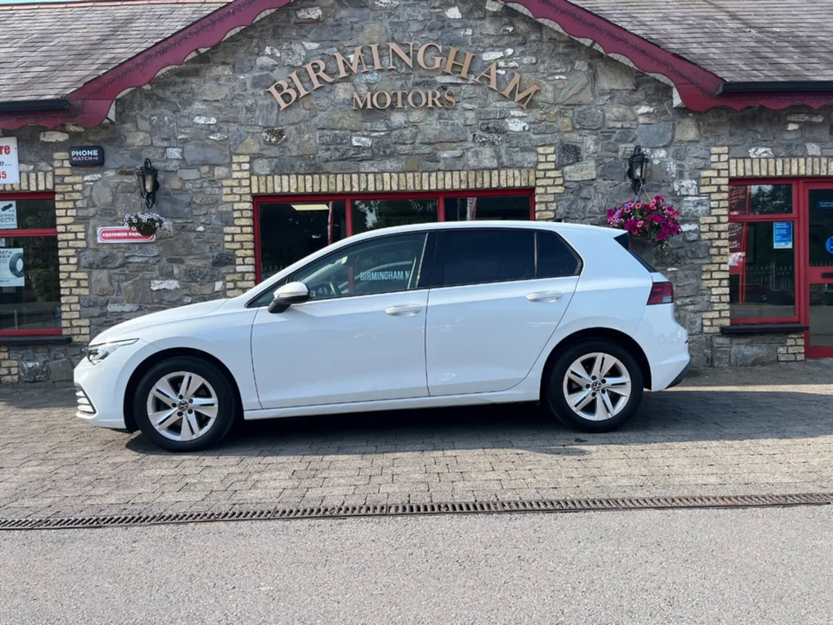 Volkswagen Golf LIFE TSI - Image 2