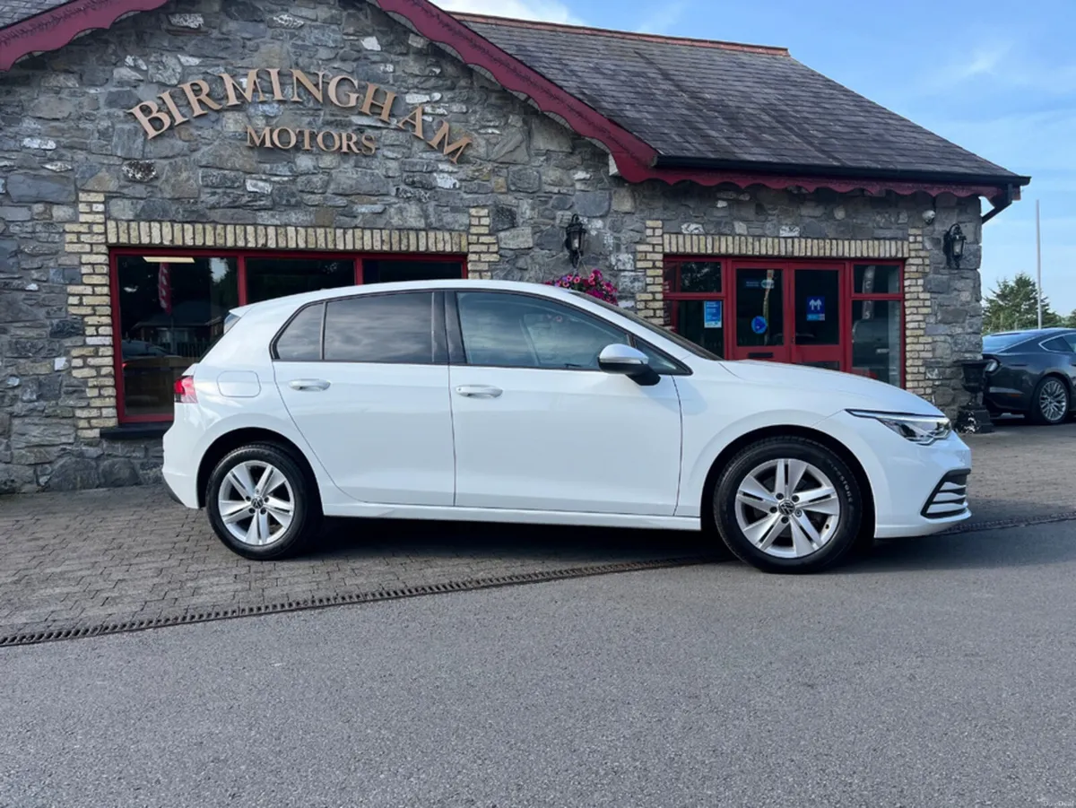 Volkswagen Golf LIFE TSI - Image 4