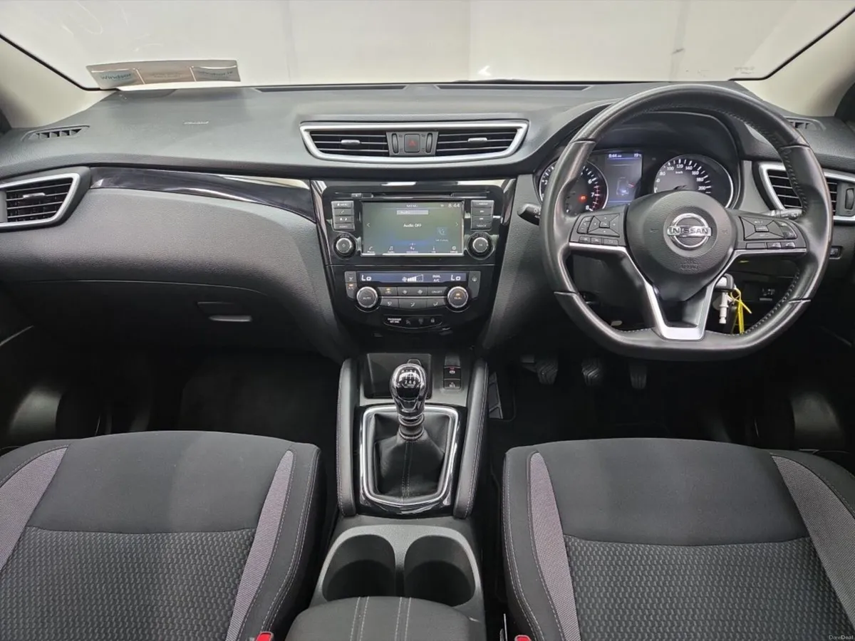Nissan Qashqai 1.3 PET SE *3K Scrappage* - Image 3