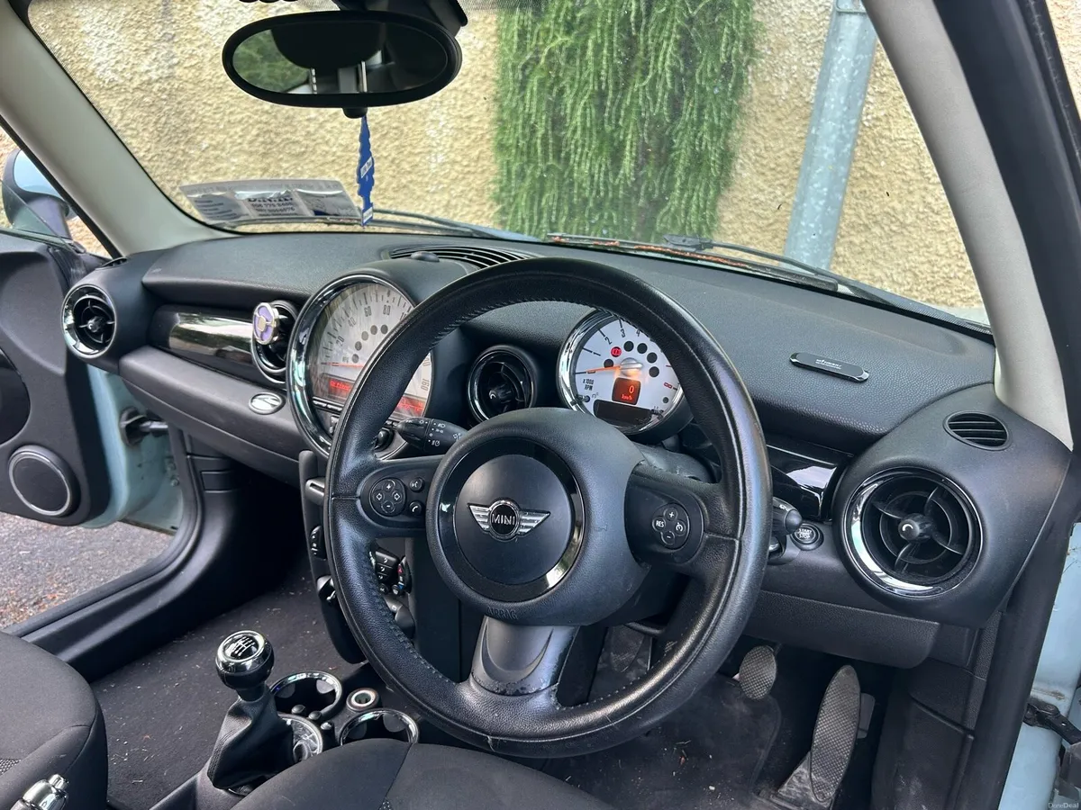 Car - Image 2