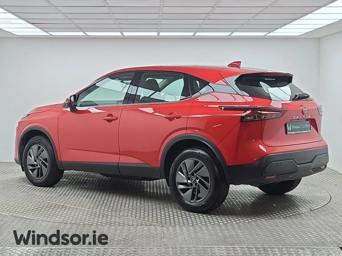 Nissan Qashqai 1.3 PET MILD HYBRID SV CVT - Image 2