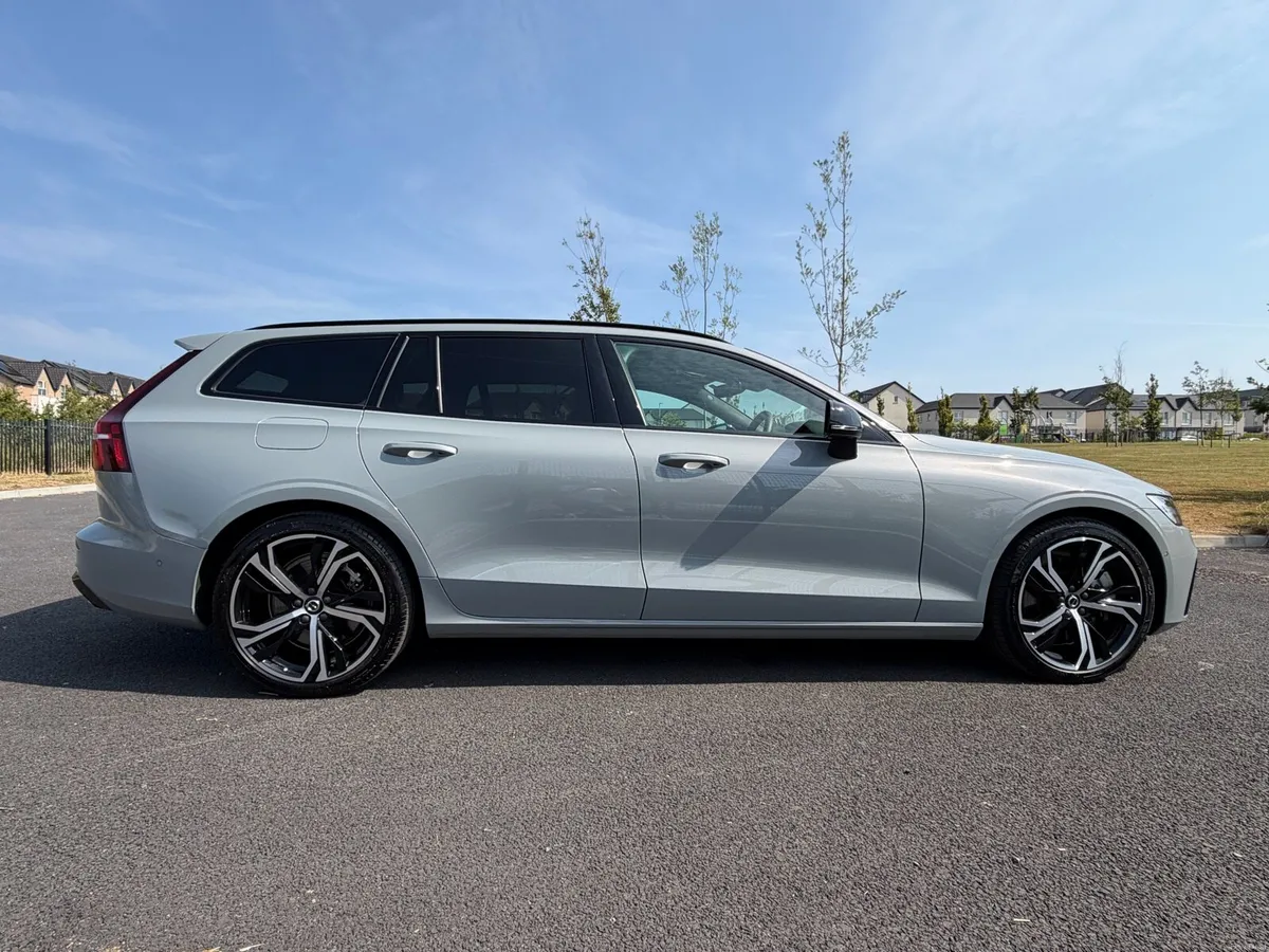 Volvo V60 T8 Ultra Dark Polestar - Image 1