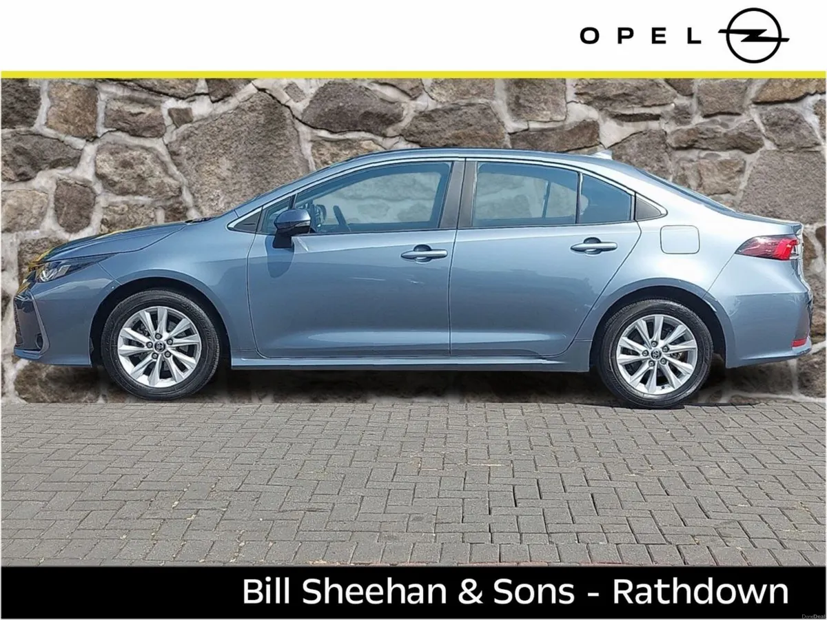Toyota Corolla 1.8 Hybrid Luna Saloon - Image 3
