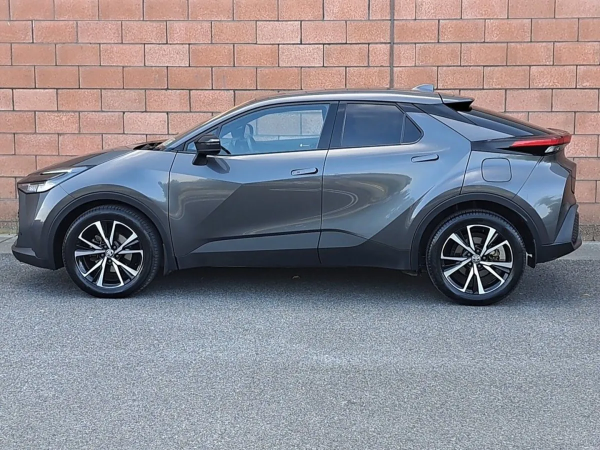 Toyota C-HR Hybrid Sport 1.8 Petrol Automatic. - Image 4