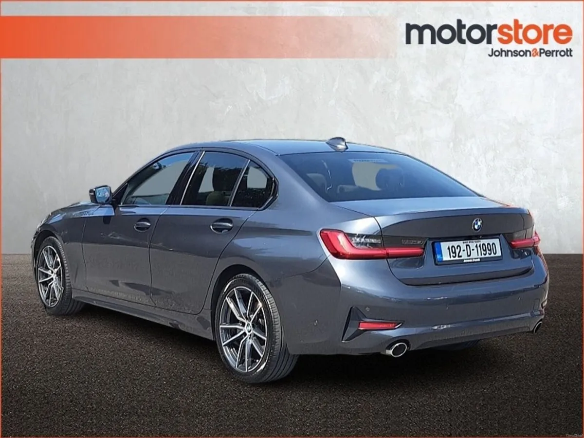 BMW 3-Series 318d Sport - Image 2