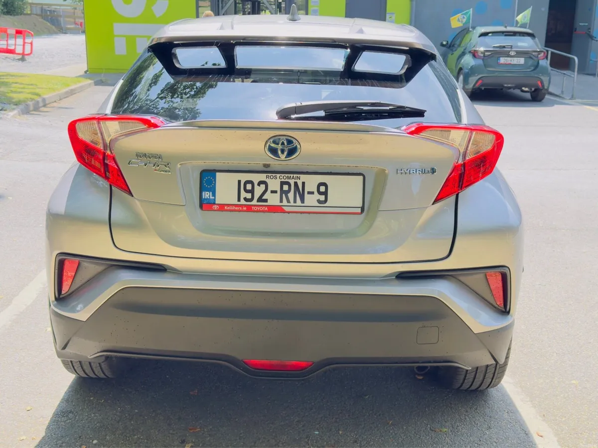 TOYOTA CH-R - Image 2