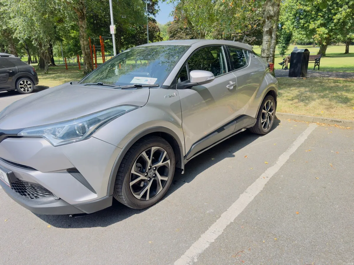 TOYOTA CH-R - Image 4